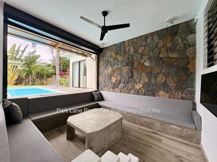 Villa moderne de luxe à Tamarin avec piscine privée et vue montagne