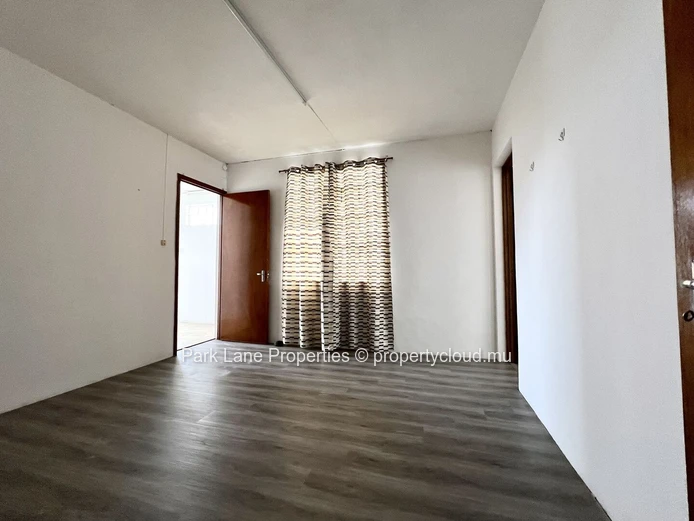 Spacious and Versatile Home in the Heart of Curepipe: Perfect for Family or Office Use