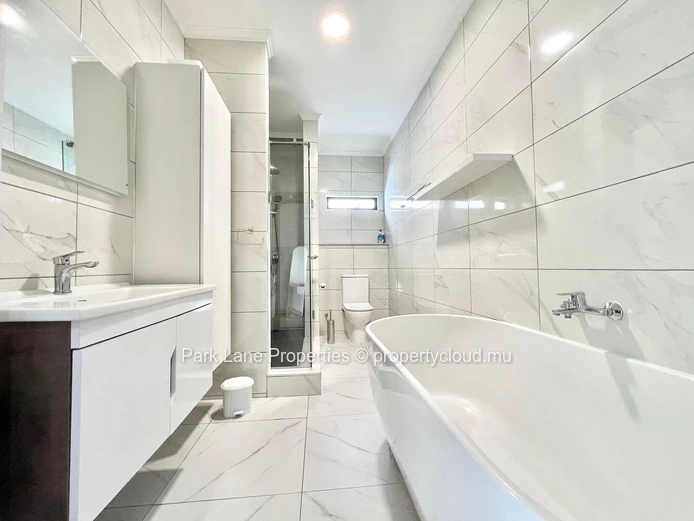 Modern 4-bedroom penthouse overlooking Sodnac Wellness Park