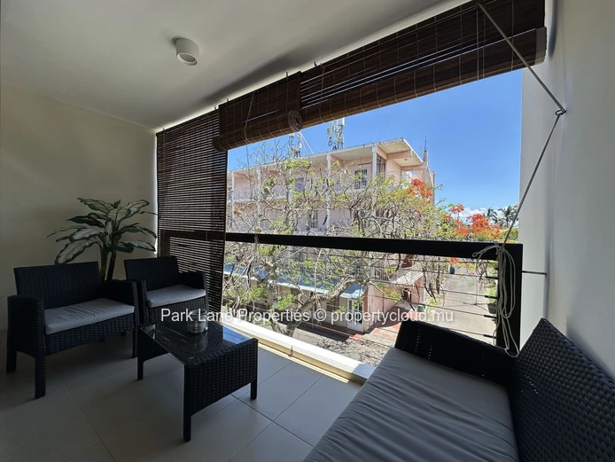 Appartement R+2 à vendre à Mon Choisy.