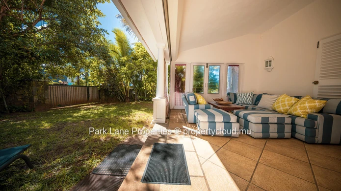 Charmante maison familiale à quelques pas de la plage, avec vue mer partielle et accès direct (Mandat exclusif)