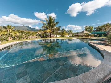 5 Bedroom Villa