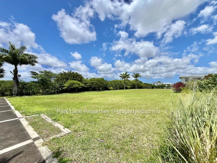 A Prime Residential Plot in the Heart of Moka’s Thriving Landscape