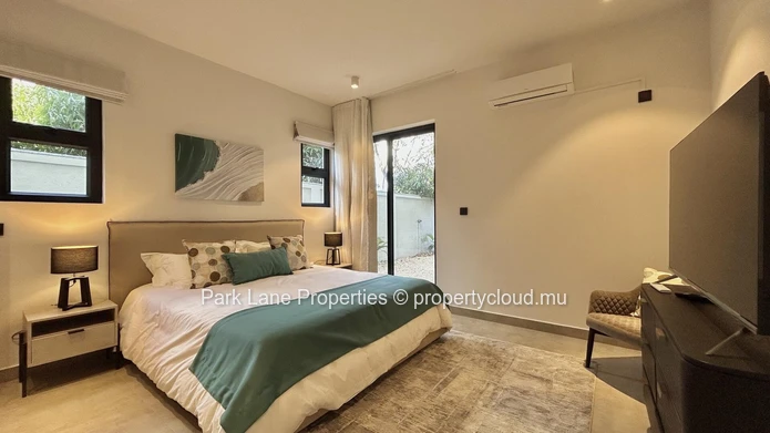 Spacious 3-Bedroom Ground Floor Apartment with Terrace & Plunge Pool in Tamarin
