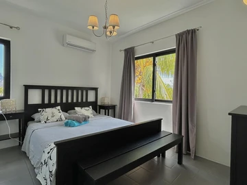 6 Bedroom House
