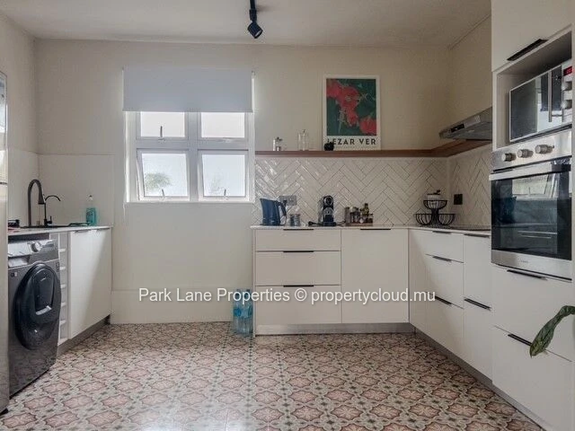 Modern & well-maintained 2-bedroom apartment with terrace in Floréal