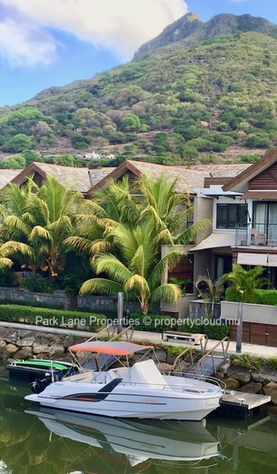 Luxury IRS duplex in Marina!