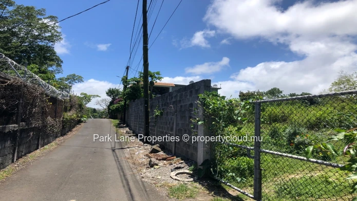 Exceptional opportunity – Huge residential land not far from the center of Vacoas