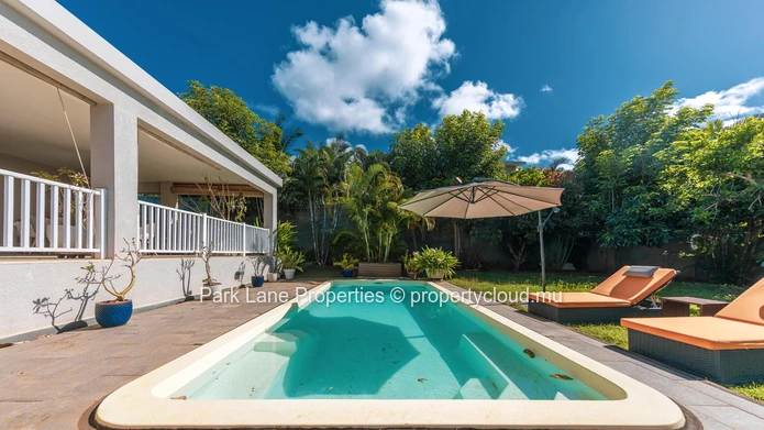 Villa familiale dans un quartier résidentiel à vendre à Saint Antoine.