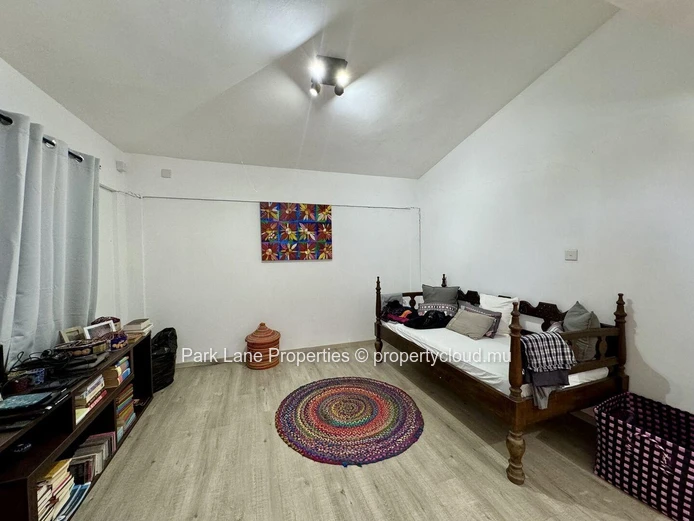Modern villa in sought after area