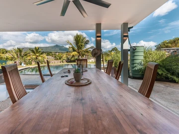 5 Bedroom Villa