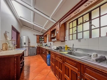 11 Bedroom House