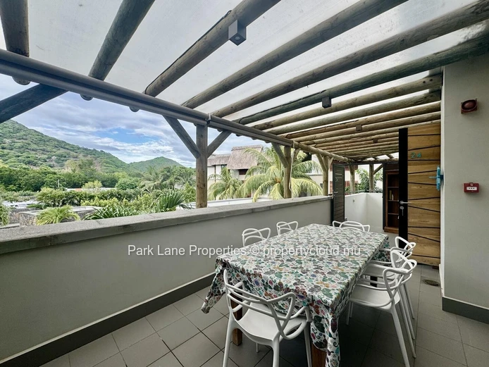 Appartement sur la marina entre la rivière et la montagne