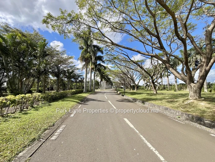 Exceptional House of 4-Bedroom for Sale in Moka 