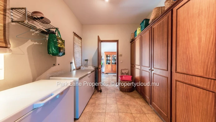 Villa with Stunning Views in the Heights of Rivière Noire