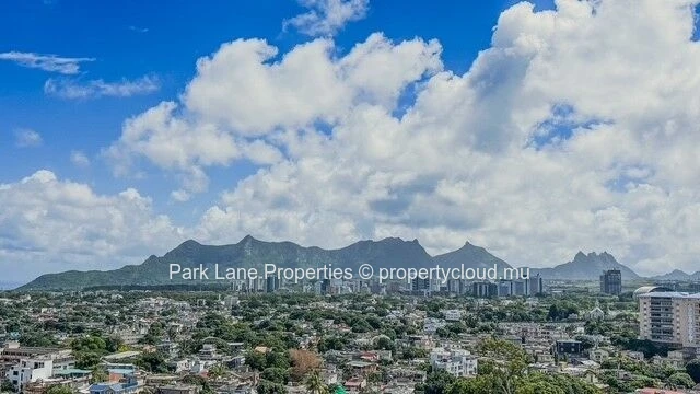 Elegant 330 m² modern residence with breathtaking mountain & sea views