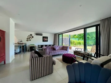 5 Bedroom Villa