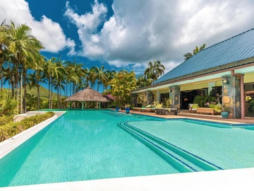 6 Bedroom Villa