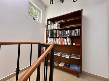 6 Bedroom Apartment
