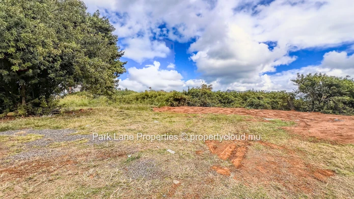 Ideally located plot in Sodnac – A secure and promising investment