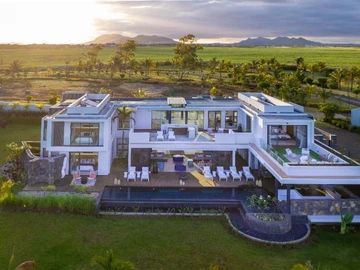 5 Bedroom Villa