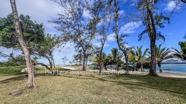 Rare and exclusive absolute beachfront land with direct ocean access - 1.90 arpents - Le Bouchon