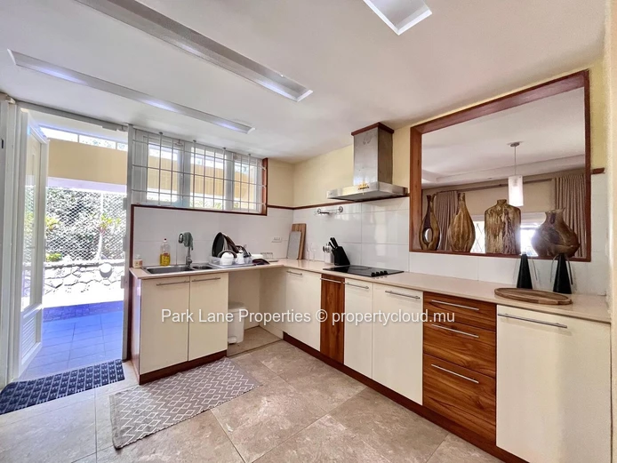 Elegant furnished home renovated recently with pool & garden in prime Floréal Location