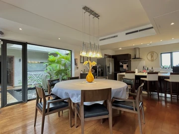 4 Bedroom Villa