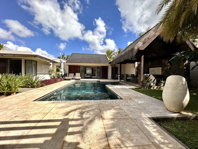 Private oasis in Grand Bay– 3-bedroom villa with pool & kiosk