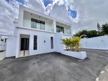 4 Bedroom Townhouse, Duplex