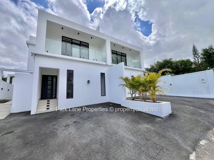Duplex Moderne à Vendre à Floréal – 4 Chambres