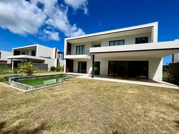 5 Bedroom Villa