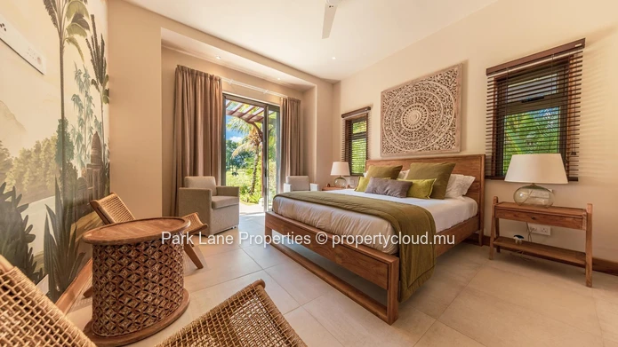 Exquisite Tropical Villa Nestled in a Prestigious Golf Domaine