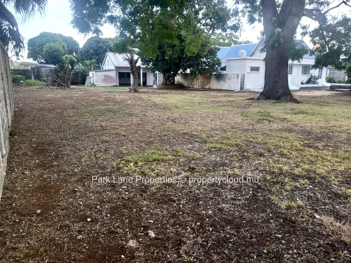 Colonial House in Belle Rose: Ideal Location for Office, School, or Training Center