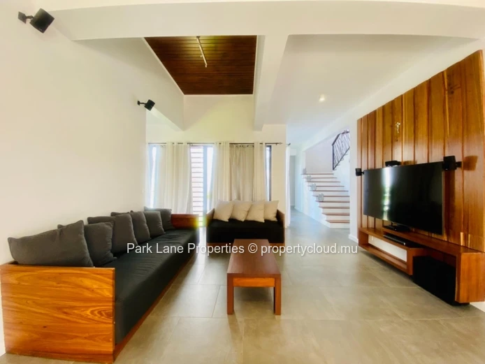 Contemporary house with pool and view on Le Morne
