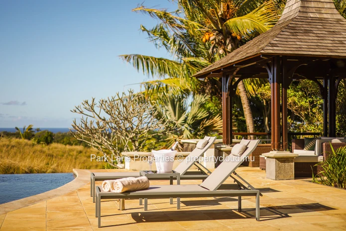 Villa de rêve à Héritage Villas Valriche: Luxe, Vue Océan & Golf