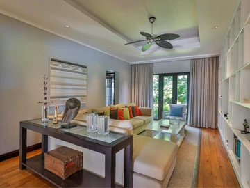 6 Bedroom Villa