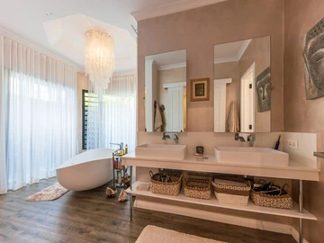 4 Bedroom Villa