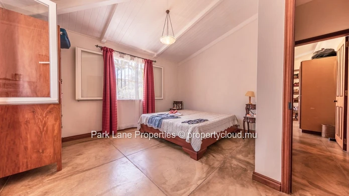 Villa with Stunning Views in the Heights of Rivière Noire