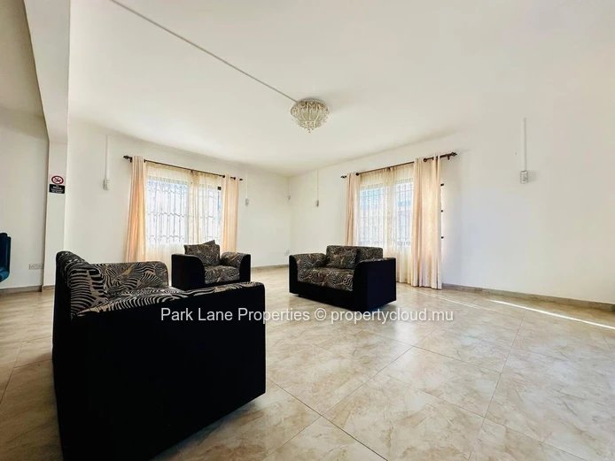 Newly built house for sale in Pereybere!