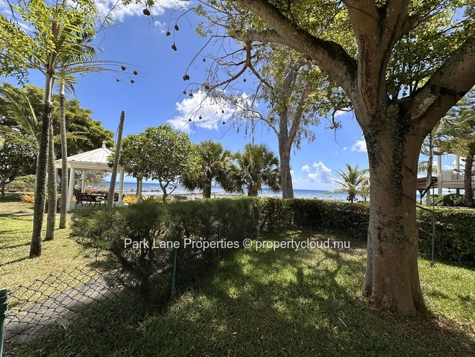 Duplex with magnificent view of the ocean