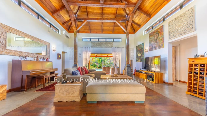 Elegant Bali-Style 3-Bedroom Villa with Pool and Kiosk