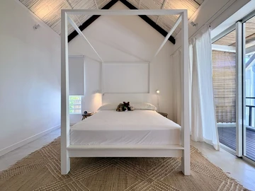 6 Bedroom Villa