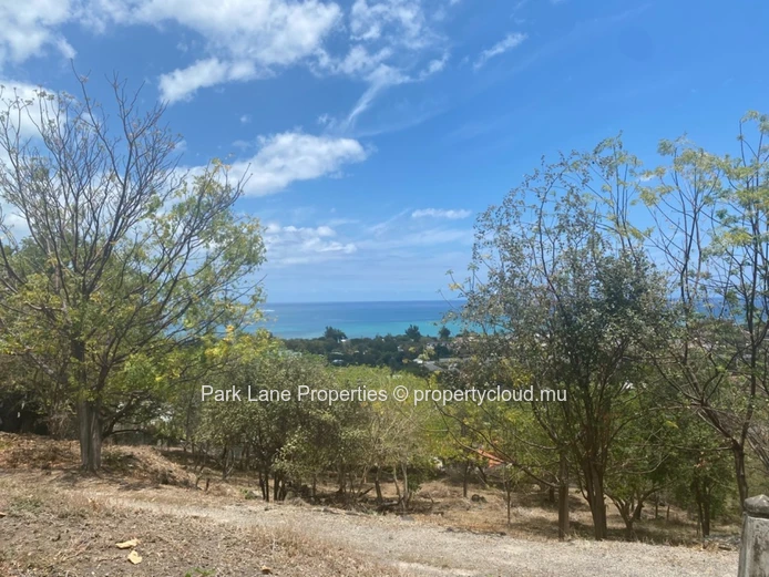 Stunning land  with ocean view, ideal for a project