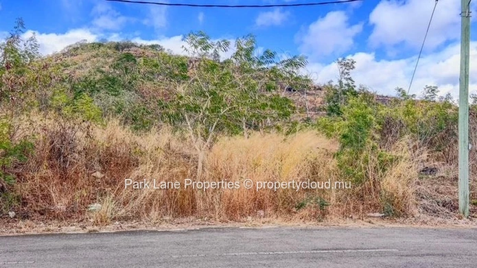 terrain résidentiel de 348 m2 situé dans un quartier recherché de Coromandel,