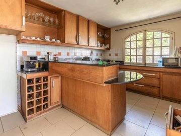8 Bedroom House
