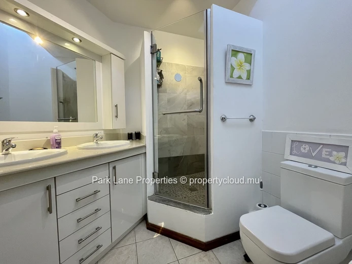For Sale: Duplex with Private Pool in Bain Boeuf