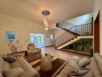 8 Bedroom Villa