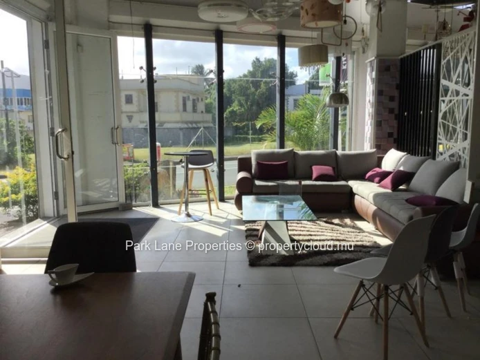 Office with exceptional visibility in Beau Bassin