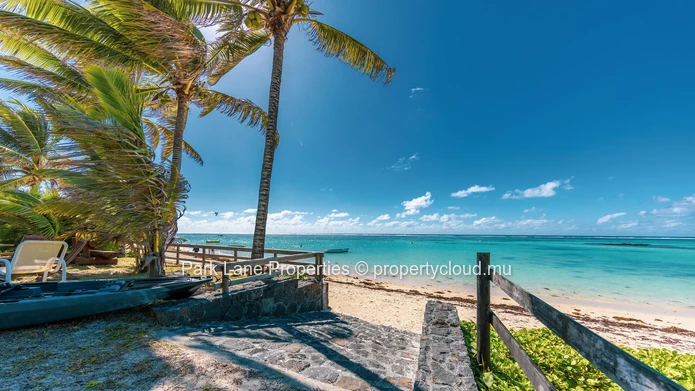 Charmante maison familiale à quelques pas de la plage, avec vue mer partielle et accès direct (Mandat exclusif)